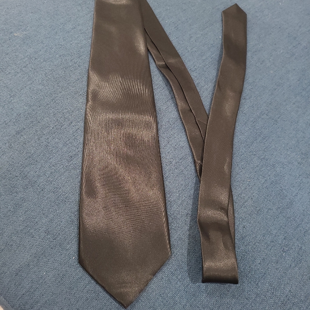 Silk tie